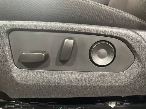 New 2025 GMC Canyon Elevation w/ Convenience Package image 13