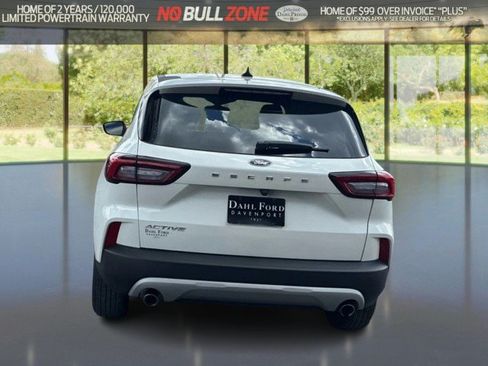 Certified 2023 Ford Escape Active w/ Cold Weather Package FWD image 4