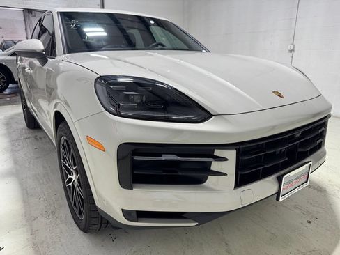 Used 2026 Porsche Cayenne AWD/4WD image 10