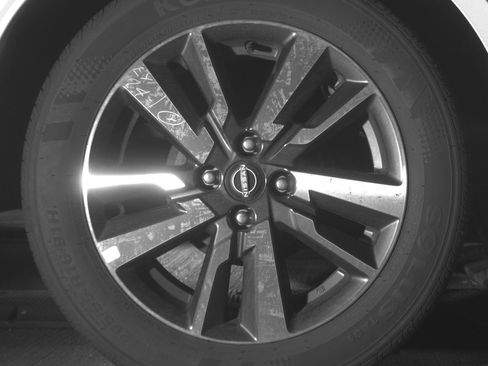 Used 2025 Nissan Versa SV image 15