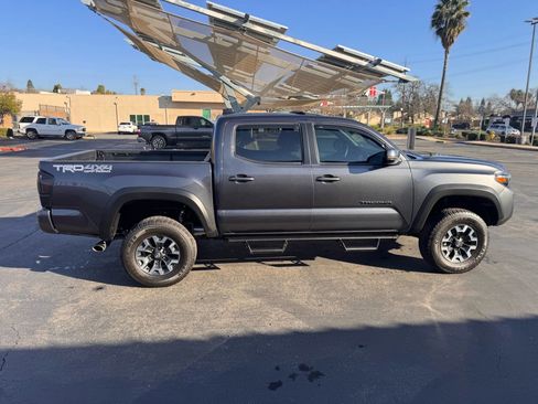 Used 2019 Toyota Tacoma TRD Off-Road image 7