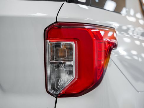 Certified 2020 Ford Explorer Limited image 18