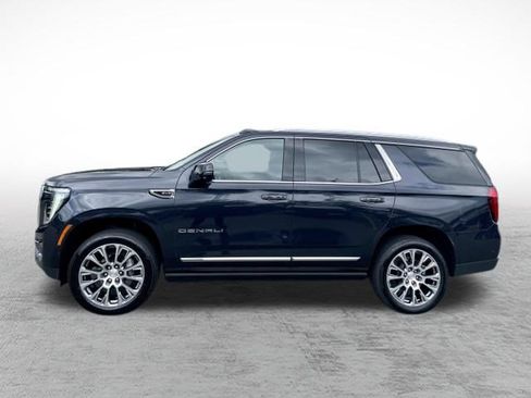 Used 2025 GMC Yukon Denali w/ Denali Reserve Package AWD/4WD image 8