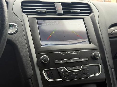 Used 2020 Ford Fusion SE w/ Equipment Group 151A FWD image 21