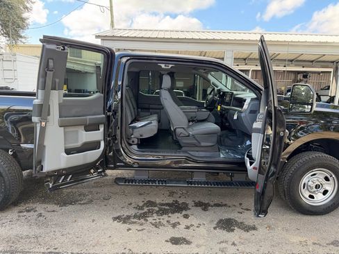Used 2025 Ford F350 XL w/ FX4 Off-Road Package image 33
