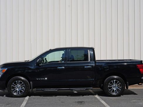 Used 2021 Nissan Titan SV w/ SV Convenience Package RWD image 43