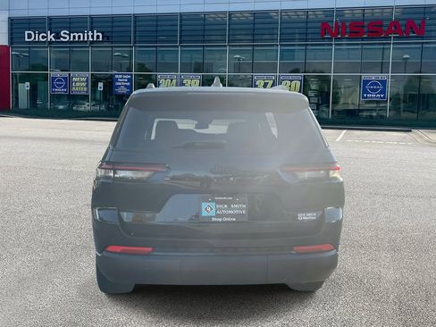 Used 2023 Jeep Grand Cherokee L Laredo image 5