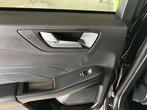 Used 2025 Ford Escape ST-Line w/ Tech Pack #1 FWD image 27