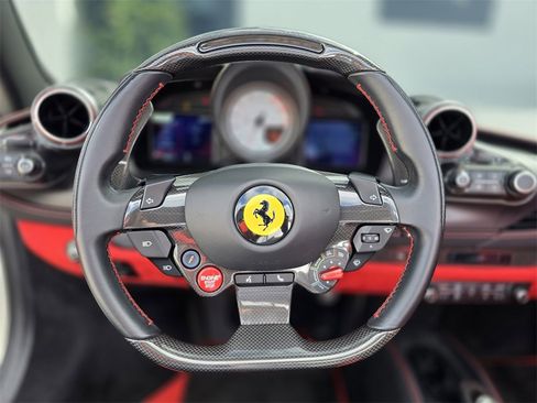 Used 2022 Ferrari F8 Tributo image 22