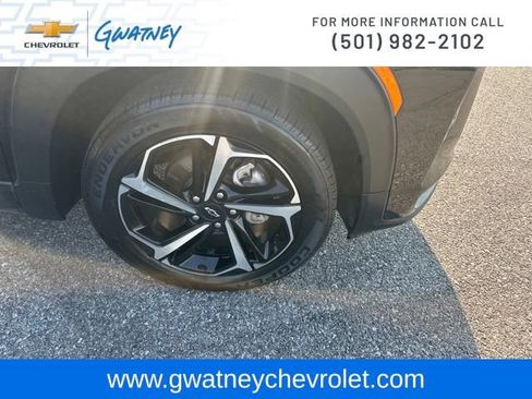 Used 2022 Chevrolet TrailBlazer RS w/ Sun and Liftgate Package FWD image 12