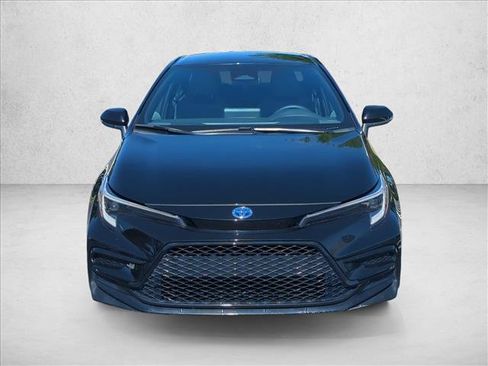 Used 2025 Toyota Corolla SE FWD image 2