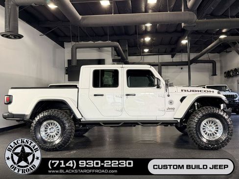 Used 2023 Jeep Gladiator Rubicon w/ Trailer Tow Package AWD/4WD image 1
