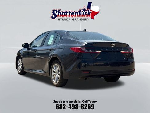 Used 2025 Toyota Camry LE FWD image 8