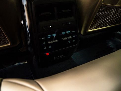 New 2026 Porsche Macan 4 Electric image 34