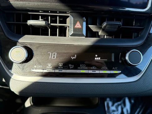 Used 2025 Toyota Corolla LE FWD image 20