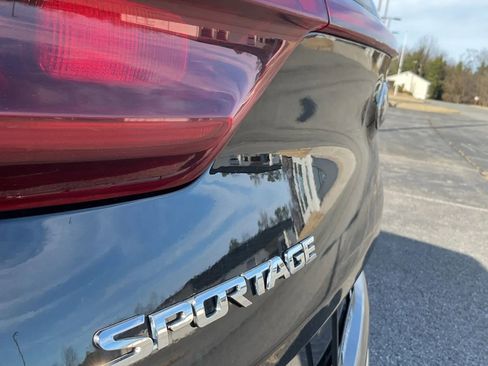 Used 2020 Kia Sportage LX image 14