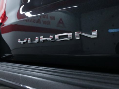 Used 2022 GMC Yukon Denali w/ Denali Premium Package image 31