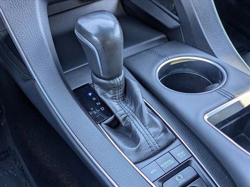 Used 2019 Toyota Avalon Touring image 12