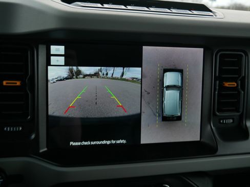 Used 2022 Ford Bronco Badlands image 36