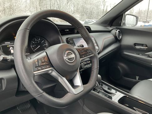 Used 2023 Nissan Kicks SR w/ SR Premium Package image 19