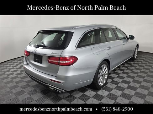 Used 2018 Mercedes-Benz E 400 4MATIC Wagon image 5