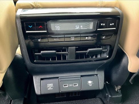 Used 2024 Acura MDX SH-AWD w/ Advance Package image 25