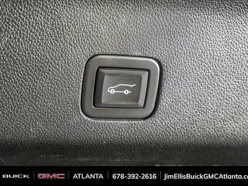 Used 2021 GMC Yukon XL Denali w/ Denali Premium Package image 39