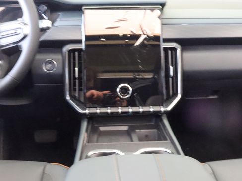 New 2026 GMC Acadia AT4 w/ Luxury Package AWD/4WD image 10