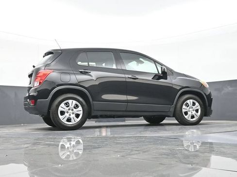Used 2017 Chevrolet Trax LS FWD image 48