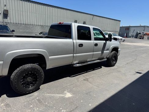 Used 2006 Chevrolet Silverado 3500 LT w/ Heavy-Duty Power Package AWD/4WD image 11