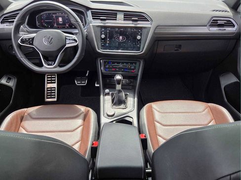 Used 2024 Volkswagen Tiguan SEL R-Line image 11