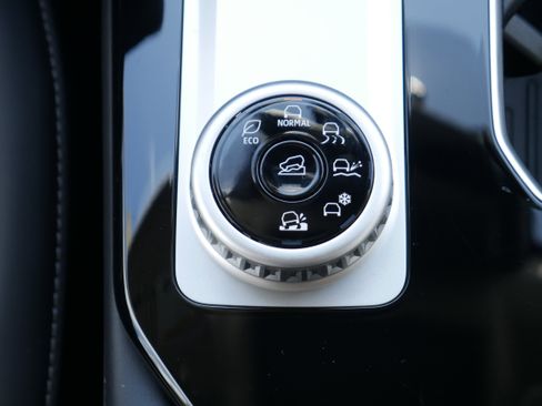 New 2026 Mitsubishi Outlander SE image 22