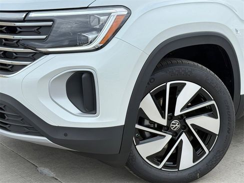 New 2026 Volkswagen Atlas SE image 2