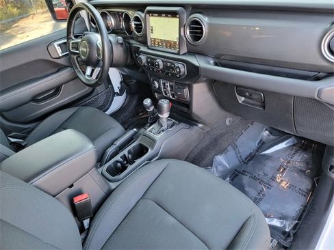 Certified 2022 Jeep Wrangler Unlimited Sahara image 25