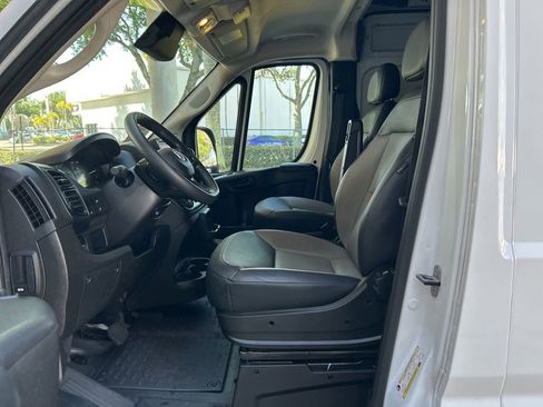 Used 2025 RAM ProMaster 2500 w/ Convenience Group FWD image 5
