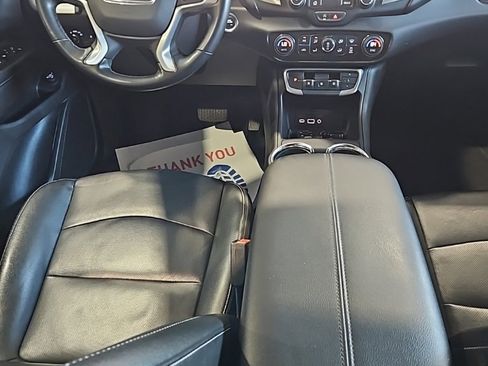 Used 2024 GMC Terrain SLT image 24