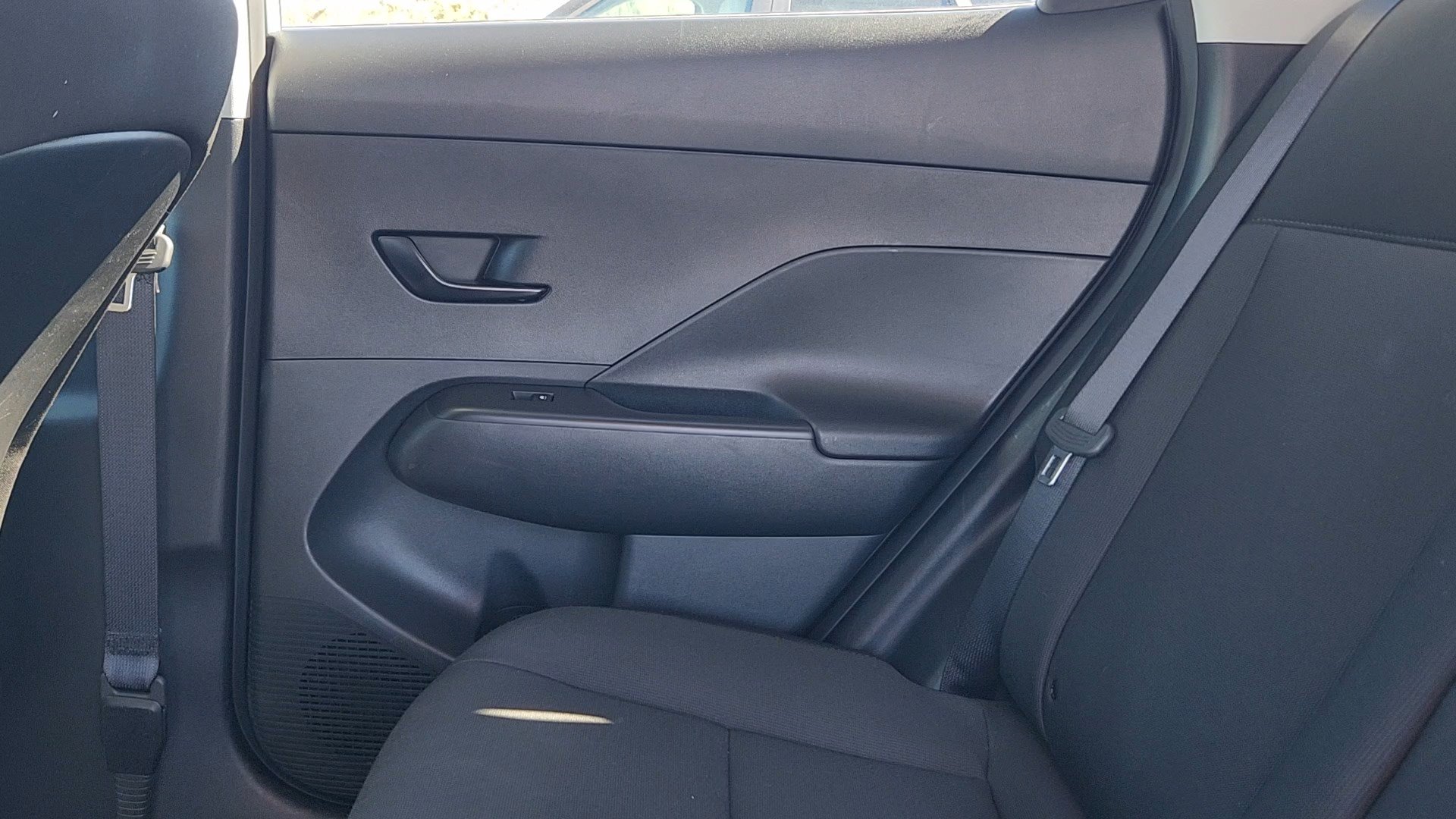 Certified 2025 Hyundai Kona SEL AWD/4WD image 15