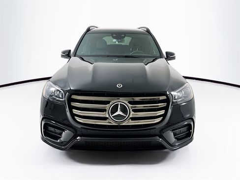 Used 2024 Mercedes-Benz GLS 450 4MATIC image 2