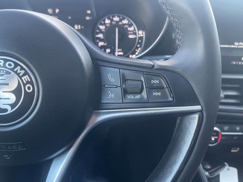 Used 2018 Alfa Romeo Giulia AWD image 31
