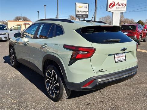 Certified 2024 Chevrolet Trax RS w/ Sunroof Package image 3
