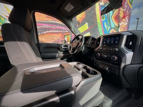 Used 2023 Chevrolet Silverado 2500 LT w/ Convenience Package image 31