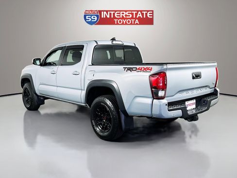 Used 2018 Toyota Tacoma TRD Off-Road w/ Technology Package AWD/4WD image 5
