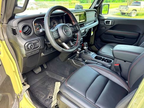 New 2026 Jeep Wrangler Unlimited Rubicon 392 w/ Quick Order Package 27X Moab AWD/4WD image 13