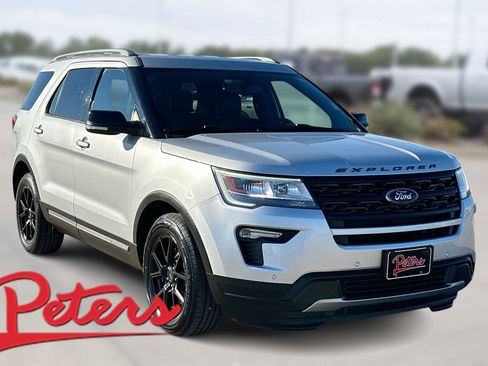 Used 2018 Ford Explorer XLT w/ Equipment Group 202A image 1
