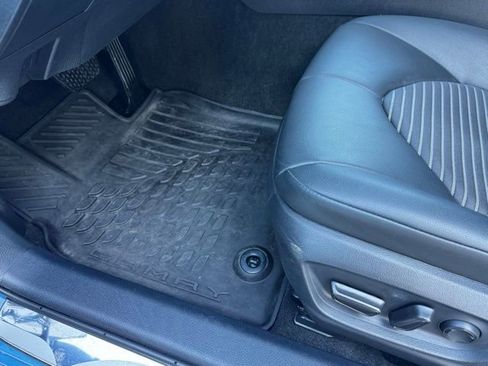 Used 2024 Toyota Camry SE image 35