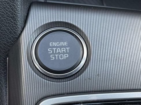 Certified 2026 Kia Sportage EX w/ EX Panorama Roof Package FWD image 30