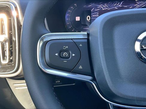 New 2026 Volvo XC40 B5 Ultra w/ Climate Package image 17