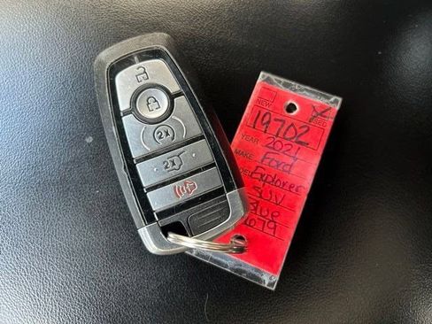 Used 2021 Ford Explorer XLT w/ Equipment Group 202A AWD/4WD image 63