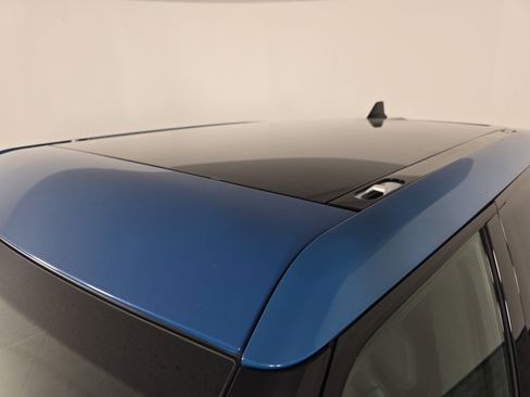 Used 2022 Rivian R1T Adventure image 13