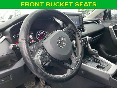 Used 2022 Toyota RAV4 LE AWD/4WD image 17